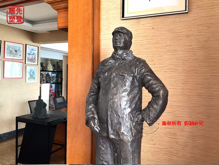 毛澤東雕��?.jpg